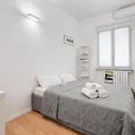 Micol's Place, Bright 2 Rooms, 2 Toilets, Near Metro, 80 Mq Lejlighed Rom