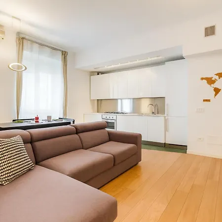 Micol's Place, Bright 2 Rooms, 2 Toilets, Near Metro, 80 Mq * Rom