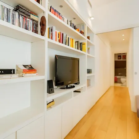 Lejlighed Micol's Place, Bright 2 Rooms, 2 Toilets, Near Metro, 80 Mq *