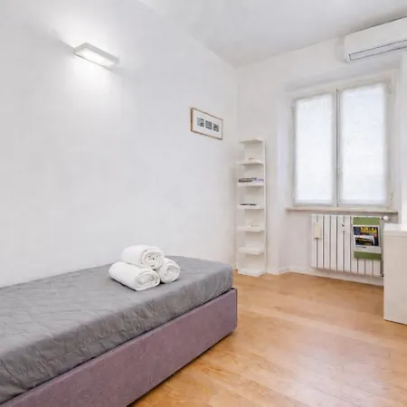 Appartement Micol's Place, Bright 2 Rooms, 2 Toilets, Near Metro, 80 Mq