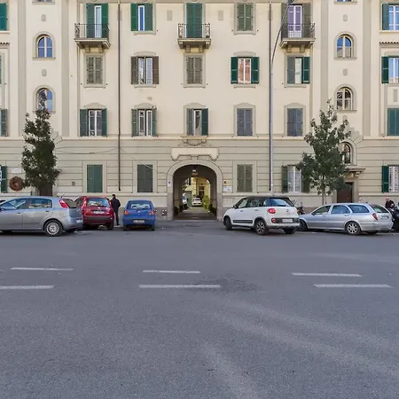 Micol'S Place, Bright Apt 2 Rooms, 2 Toilets, Near Metro, 80 Mq Apartment