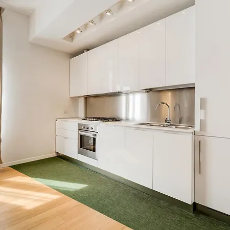 Apartment Micol'S Place, Bright Apt 2 Rooms, 2 Toilets, Near Metro, 80 Mq *