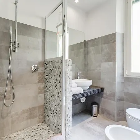 Micol'S Place, Bright Apt 2 Rooms, 2 Toilets, Near Metro, 80 Mq Apartment *