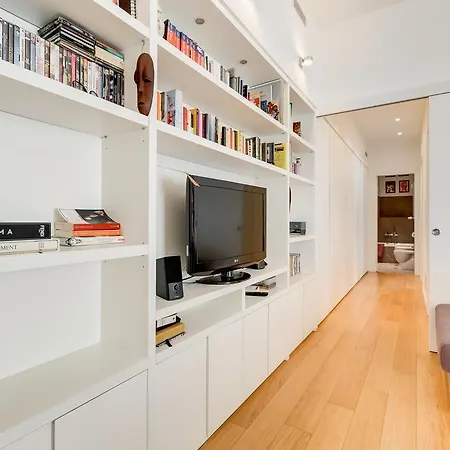 Apartment Micol'S Place, Bright Apt 2 Rooms, 2 Toilets, Near Metro, 80 Mq *